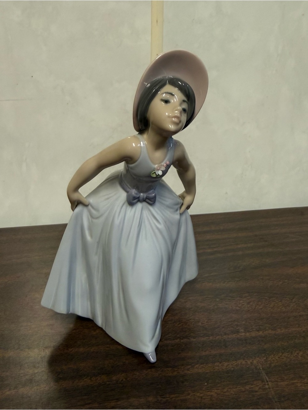 Lladro 6274 "Daisy" Girl Wearing a Bonnet/Hat with a Daisy Bodice Glossy Lovely